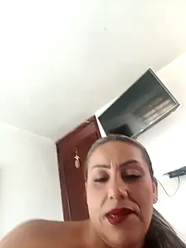 Webcam Model (maynor_1998)  is live.Free join now!