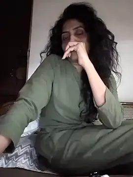 Webcam Model (sexysilmy)  is live.Free join now!