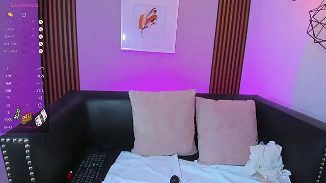 Nahiajhonson_ webcam