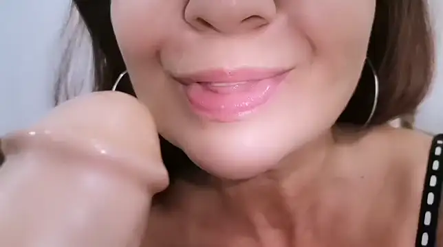 LadyAndTransy webcam