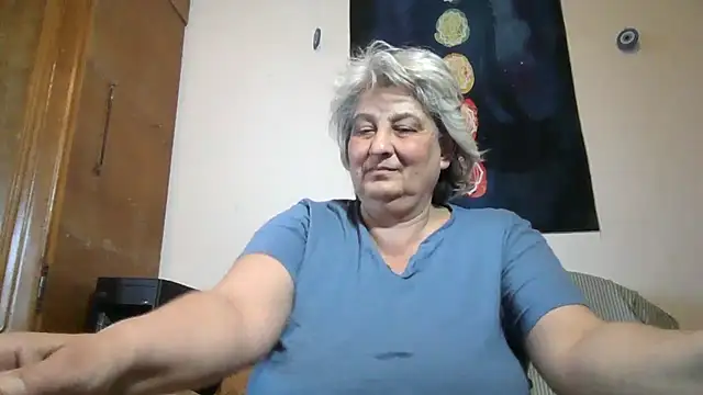 ExquisiteMature webcam