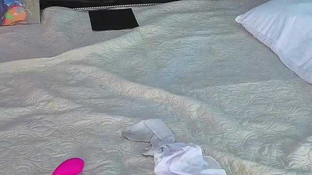 donnasoto (Ask my age) - 🍑 Open Hairyass Both Hands