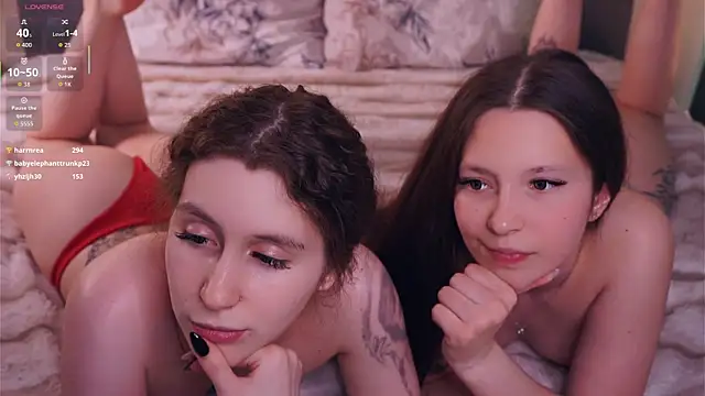 gabriellelynchard (G teen) - 1 finger in pussy