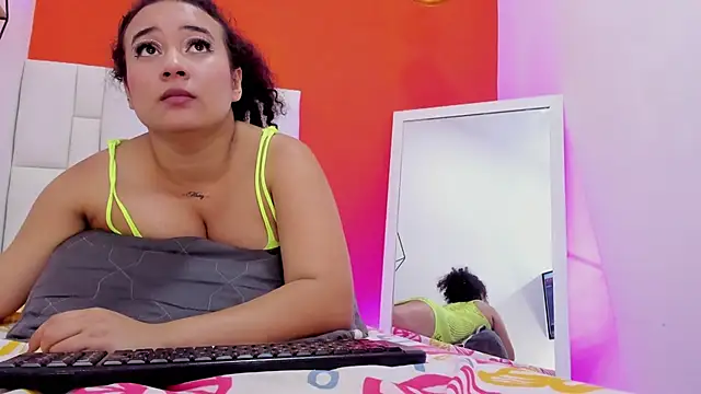 Curly_temptation webcam