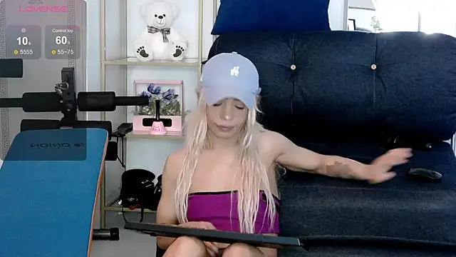 SarahRaynex webcam