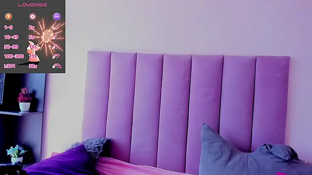 violet_myerrs webcam