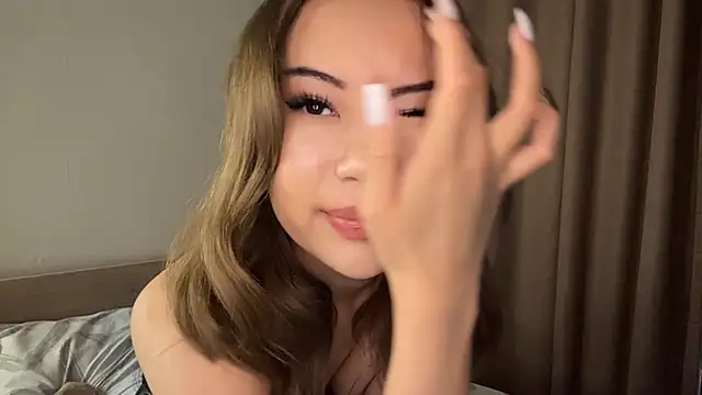 Ur_neighbor_Kira webcam