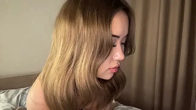 Ur_neighbor_Kira webcam