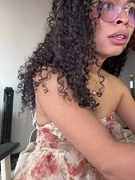 GabriSaenz live sex cam