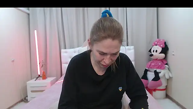 TessaDaybreak webcam