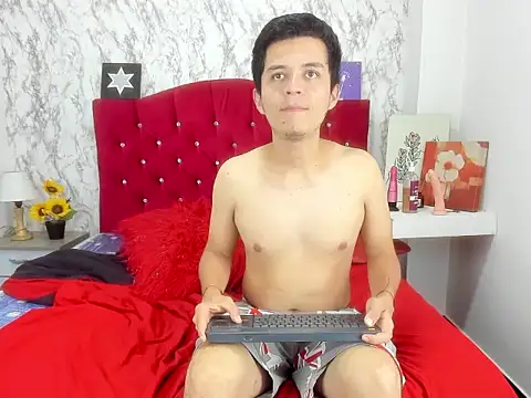 Alejandra_and_James_ webcam