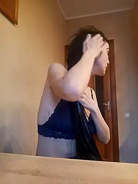 Francenia_lolis Live Webcam on Stripchat