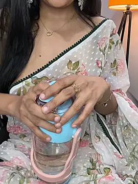 escape_with_me webcam