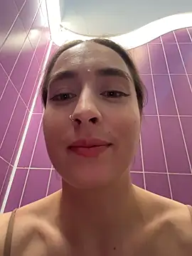 Holly_Play - Cams en Vivo