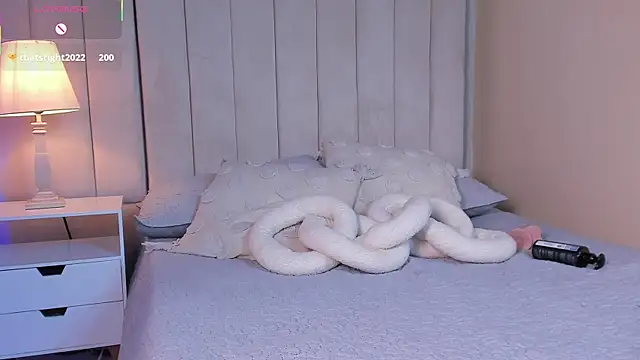 Elise_Diamond webcam