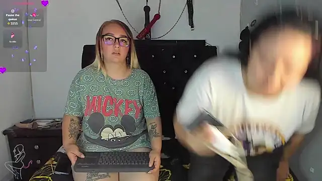 katieeandsharonn webcam