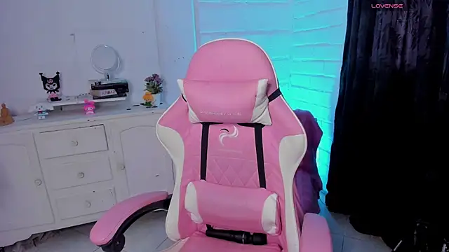 Nyx_Blackmoon webcam