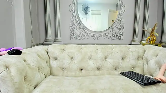 ariana_pocahontas webcam