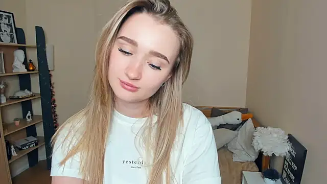 VioletteClaire webcam