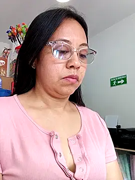 Violeta-Stationery_7 webcam