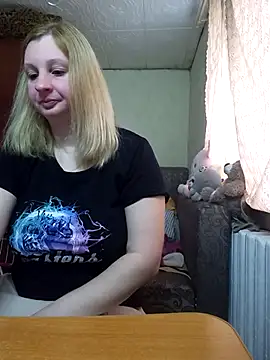 BustyBlond webcam