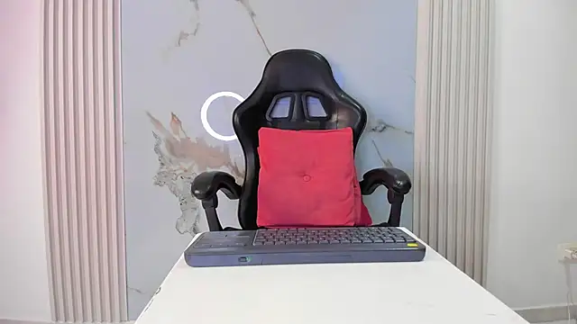 bridgetrodriguez (F milf) - Feet closer