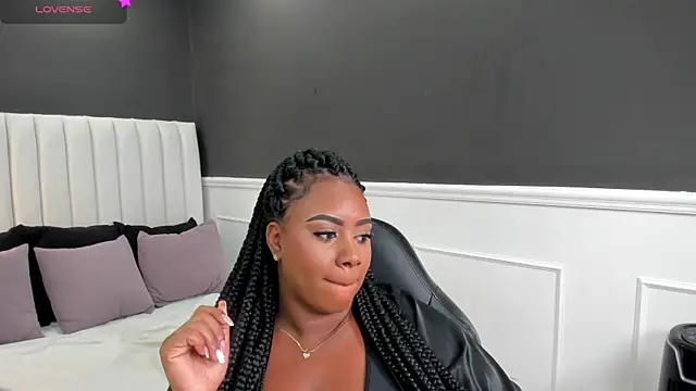 laia_fisher_ (F young) - squit and deep blowjob