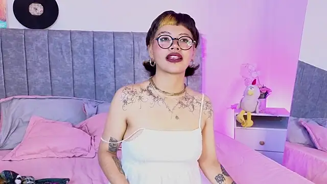 luna_blooms (F young) - flas tits and saliva