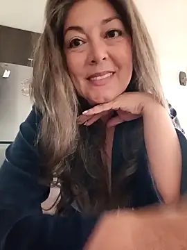 emma_tour (F mature) - MAKE ME VIBRATE IN PUBLIC RIDING A DILDO