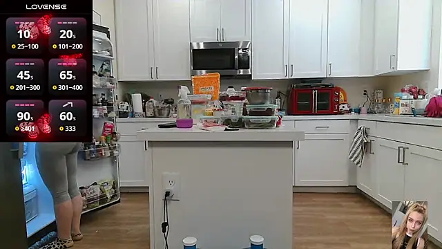 Preview of blondiewithanass