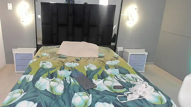 green_lov (F teen) - 10 slow spankings