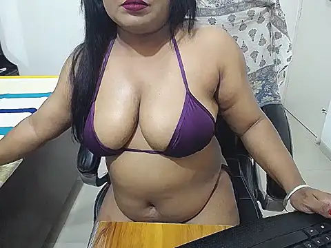 curvyarchie (F milf) - boobs oiling