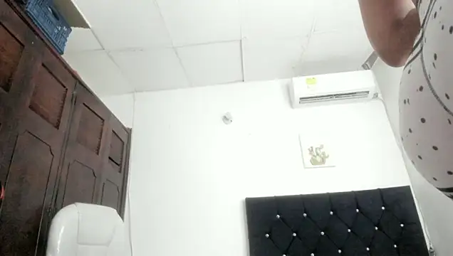 barbie_ds (T young) - Spanks hard ass 💥💥