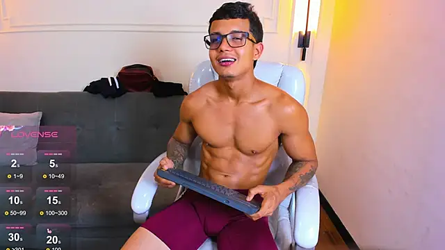 Paradise_boy_s webcam