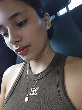 lorena_mcfly (F young) - Toy CONTROL until squirt💦 IN PUBLIC