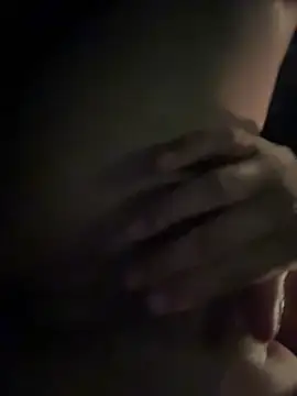 goudanlove (F teen) - 大路边全裸五分钟Five minutes naked