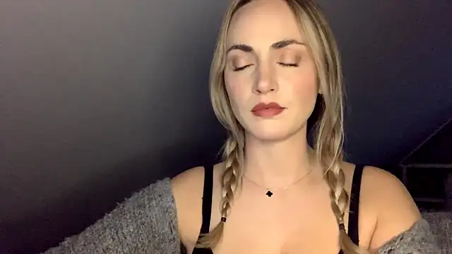 ScarlettSensitive webcam