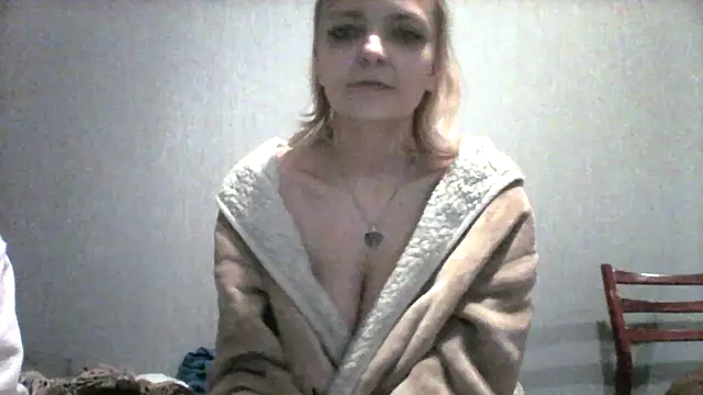 kisssyla - Kisssyla's free webcam - UK Sex Cams