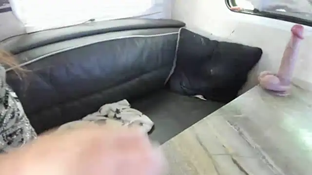 baybee_texas (F milf) - face down ass up no panty