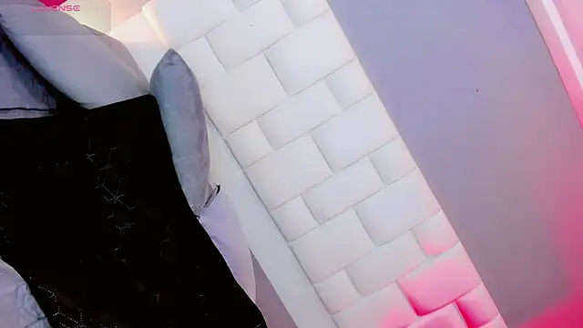 Kisses_Sophia webcam