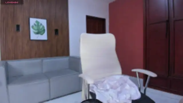 _tiffany_kiss_ webcam