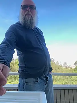 noitelivre (M mature) - Get naked