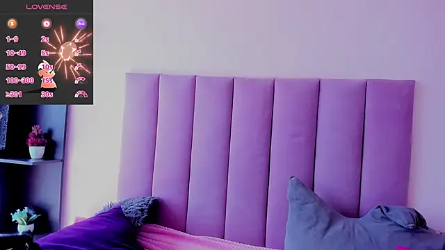 violet_myerrs webcam