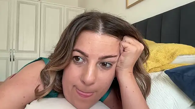 MsBelleWarick - Female Stripchat model