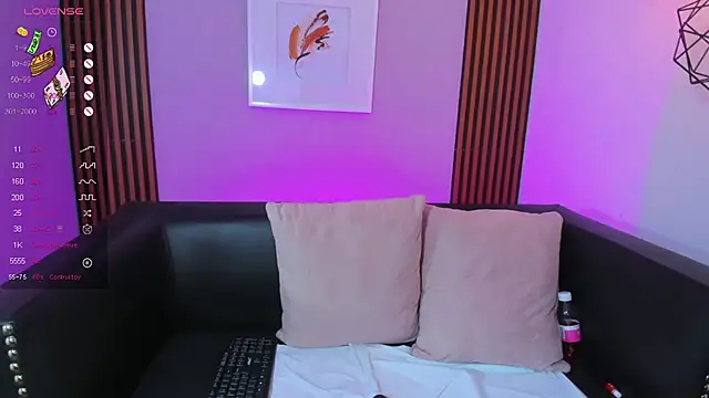 Nahiajhonson_ webcam