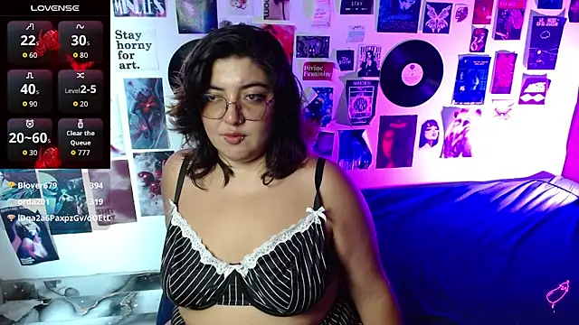 Roxy_f_w webcam