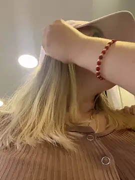 danielavegax (G young) - Lia sucks my tits👌🏻