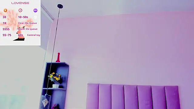 violet_myerrs webcam