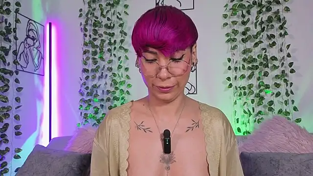 miamorgan_ (F young) - show body