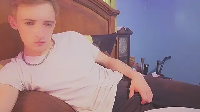 Ilovepussy1911 webcam